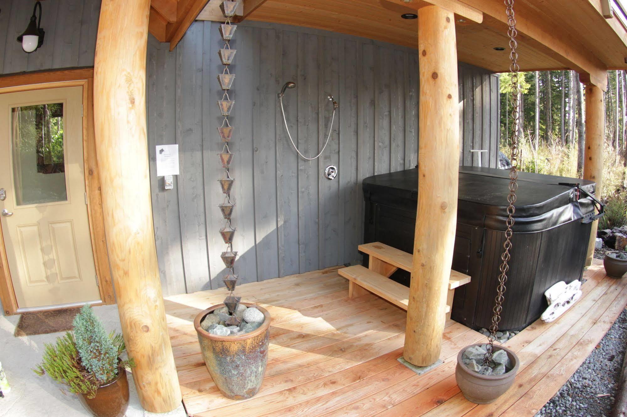 Black Bear Guesthouse Tofino Dış mekan fotoğraf